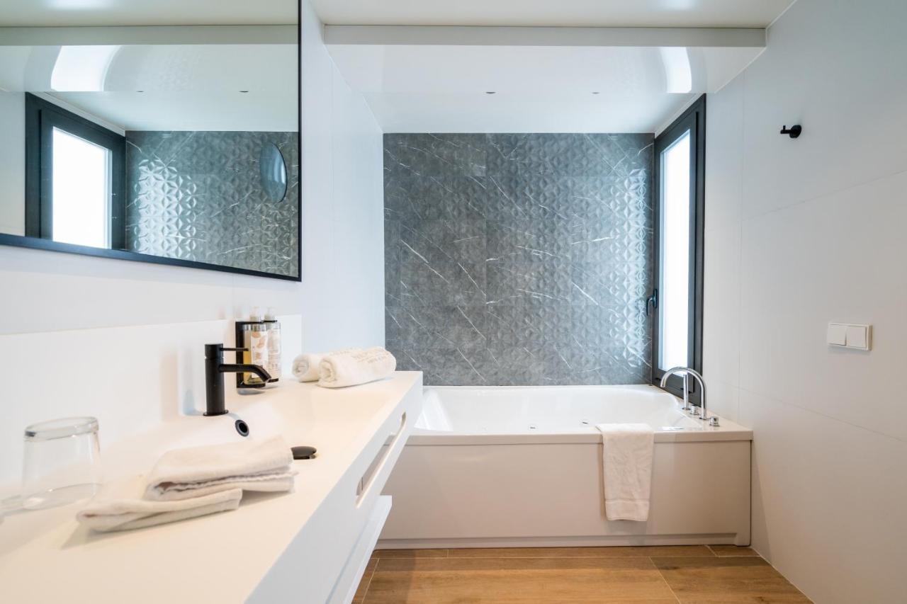 Tweepersoonskamer met Bubbelbad Binnen en Balkon